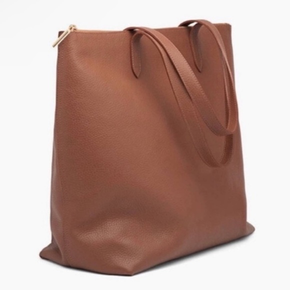 Cuyana Classic Pebbled Leather Zip Tote - Picture 2 of 9